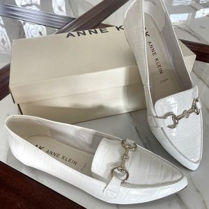 BRAND NEW Anne Klein i-flex Flats in White Patent Embossed Crocodile pattern.